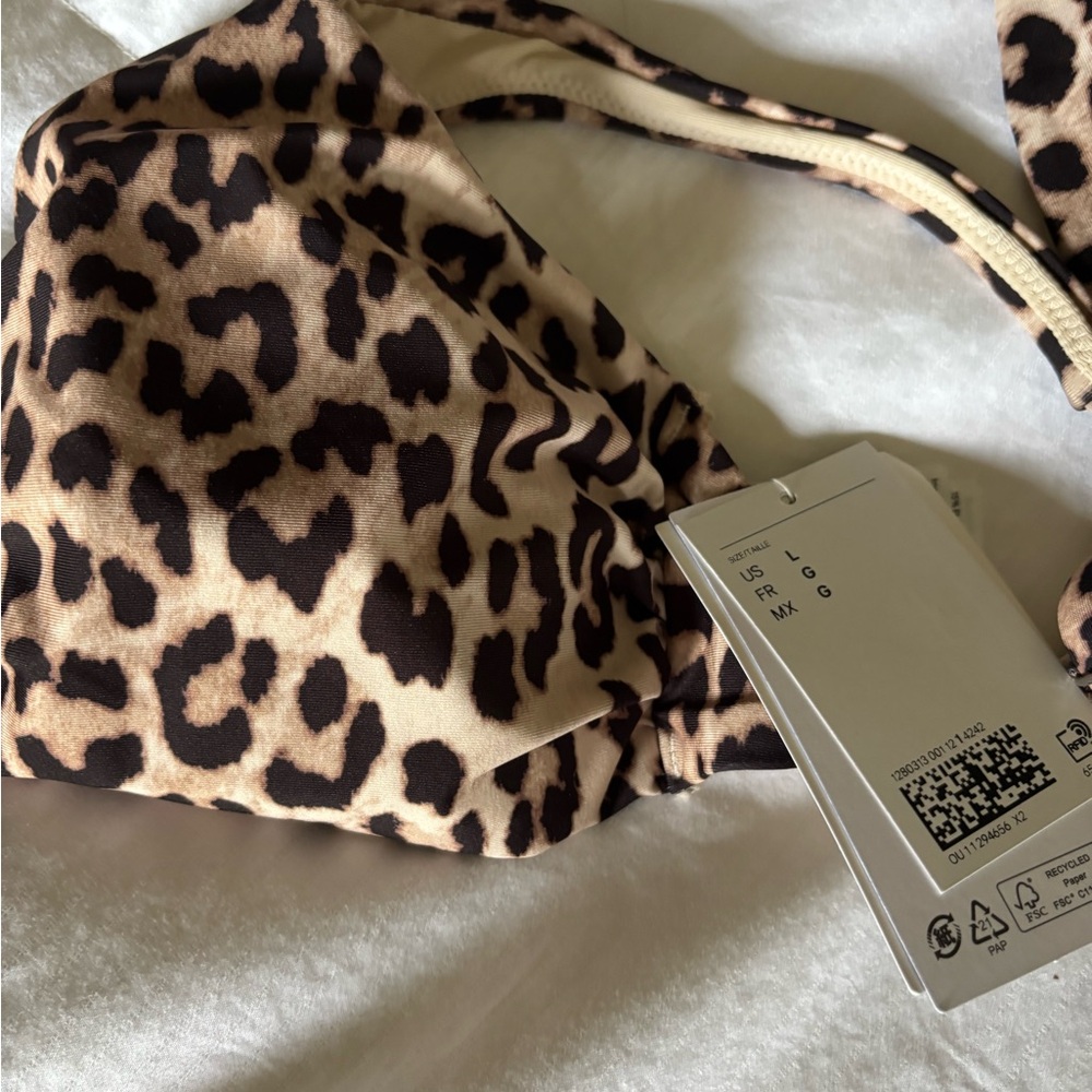 H&M Leopard Print Bikini Top - Picture 2 of 4